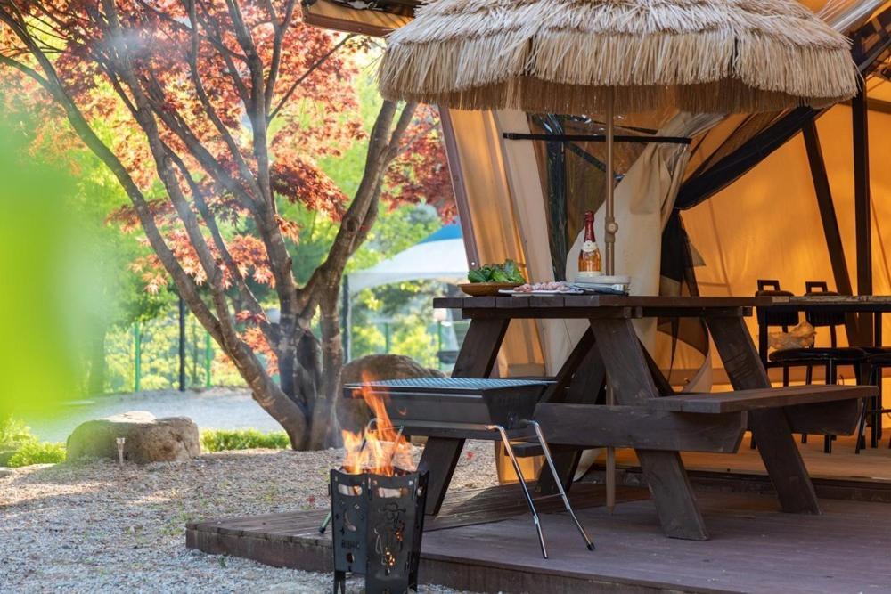 Inje Naerincheon Glamping Hotel Szoba fotó