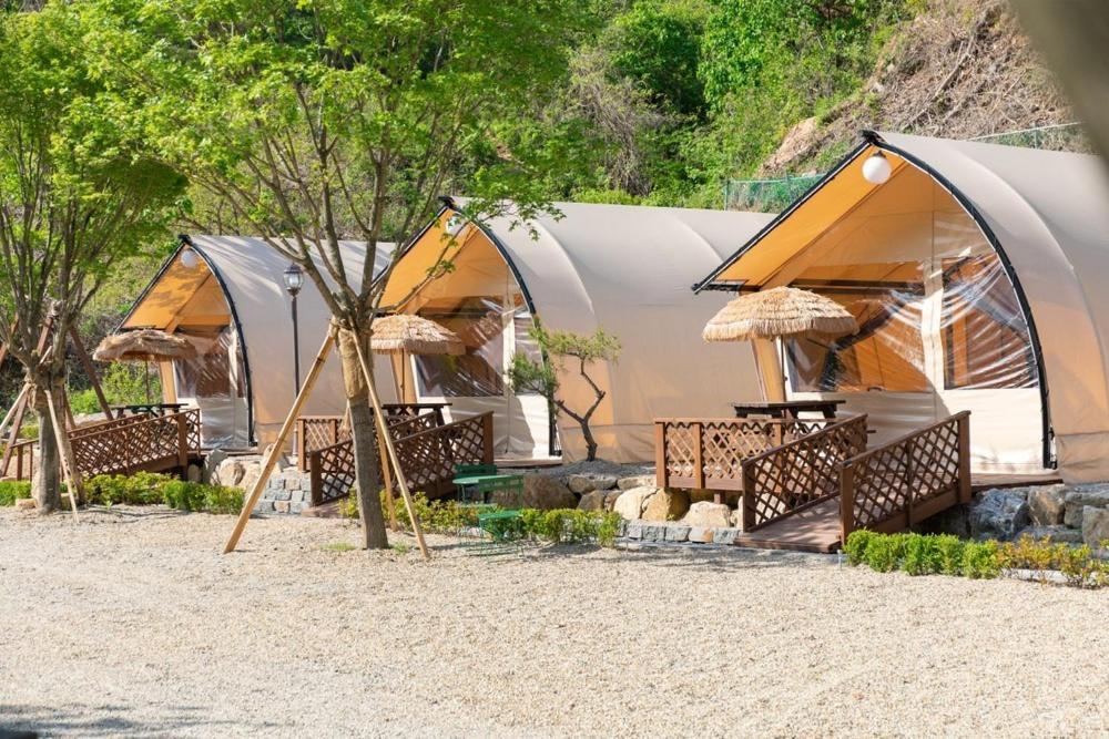 Inje Naerincheon Glamping Hotel Szoba fotó