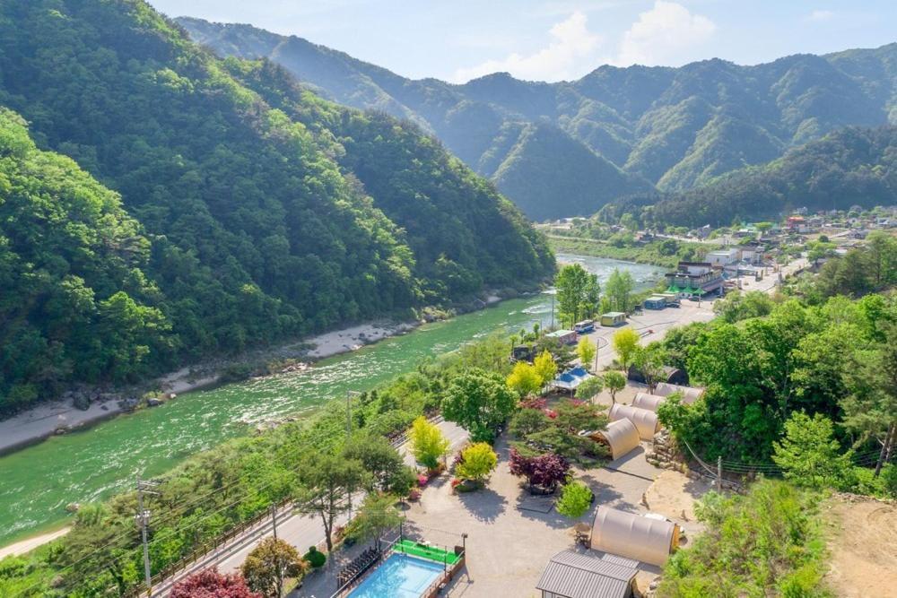 Inje Naerincheon Glamping Hotel Kültér fotó