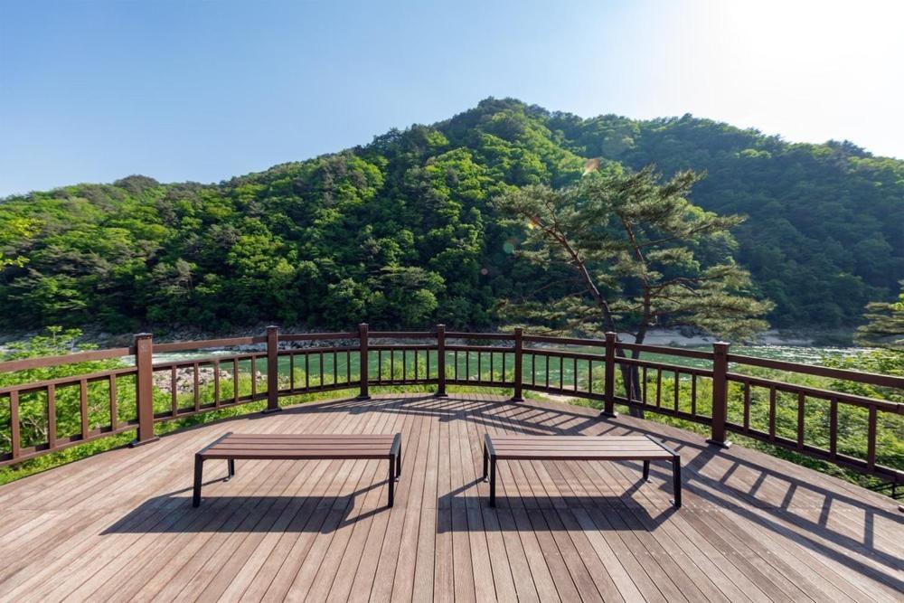 Inje Naerincheon Glamping Hotel Kültér fotó