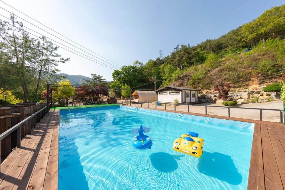 Inje Naerincheon Glamping Hotel Kültér fotó