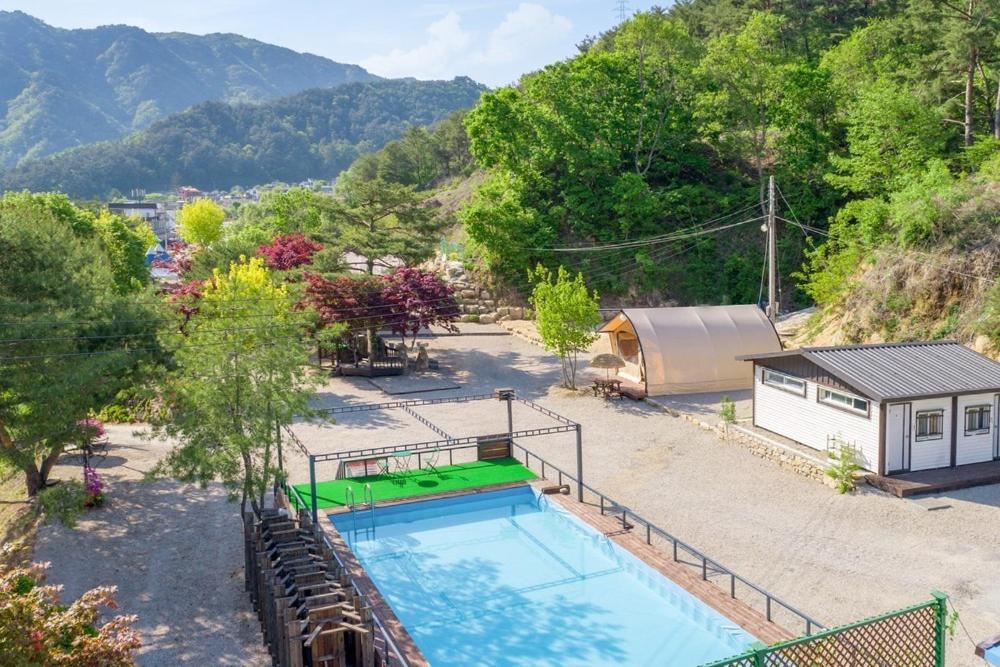 Inje Naerincheon Glamping Hotel Kültér fotó